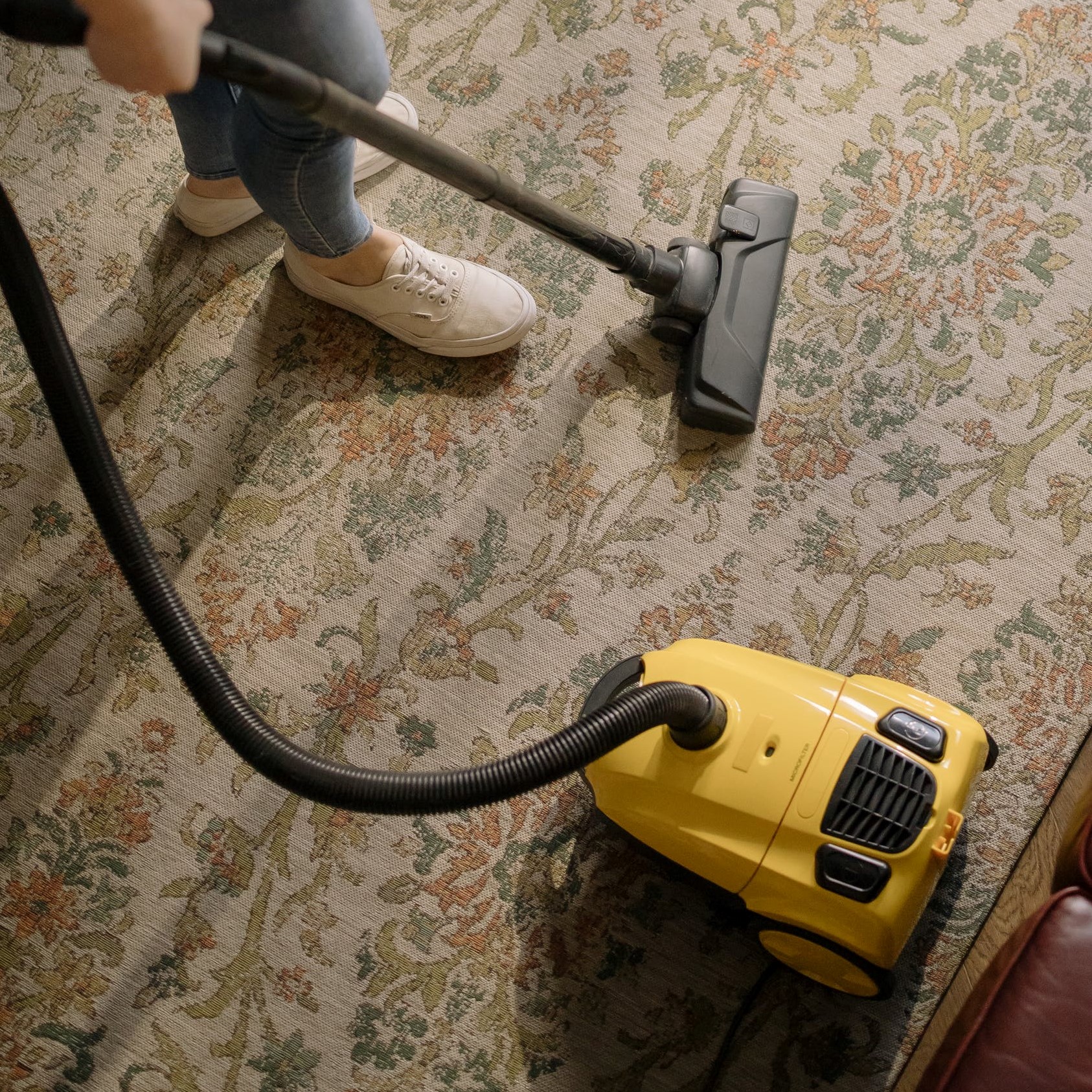 How to Maintain Commercial Carpets Between Professional Cleaning